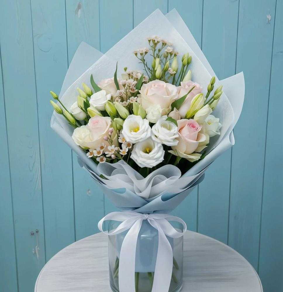 Букет цветов из: Розы и Лизиантусы в Андревское