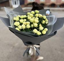 Букет Белые кустовые розы Солинеро в Андревское