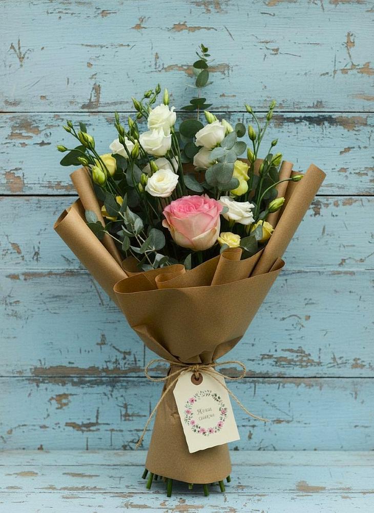 Букет цветов из: Розы и Лизиантусы в Андревское