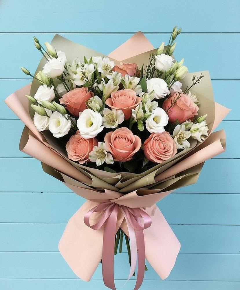 Букет цветов из: Розы, Альстромерии и Лизиантусы в Андревское