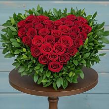 Цветочная композиция из Розы в виде сердца в Андревское