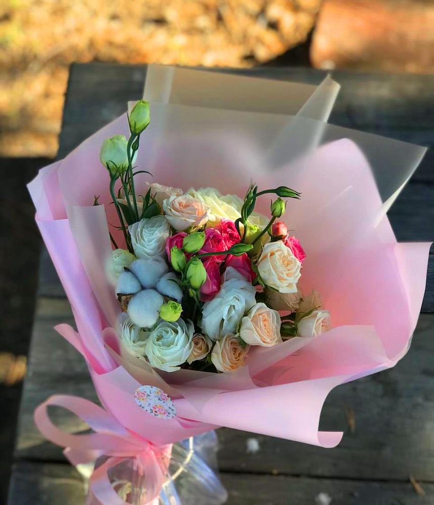 Букет цветов из: Розы и Лизиантусы в Андревское