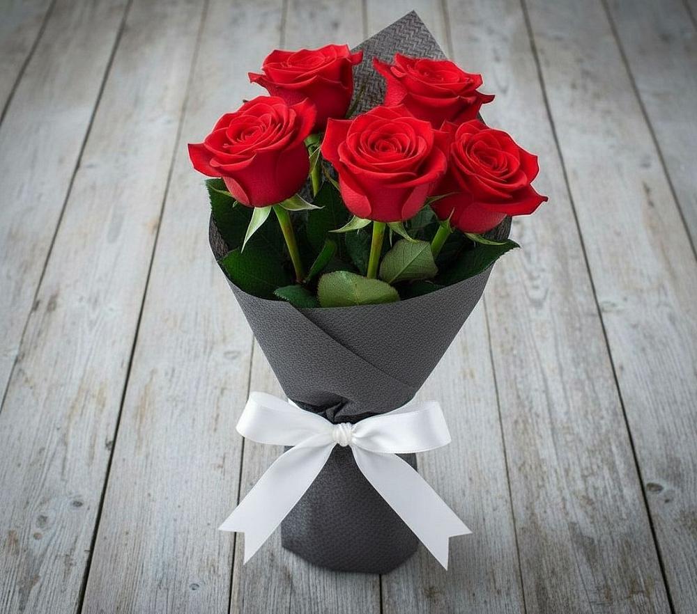 Букет 5 Красных роз Эдлесс Лав в Андревское