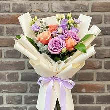 Букет цветов из:  Лизиантусы и Розы в Андревское