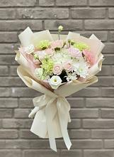 Букет цветов из:  Гвоздики, Розы, Лизиантусы и Хризантемы в Андревское