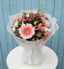 Букет цветов из:  Герберы, Альстромерии и Лизиантусы в Андревское