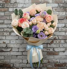 Букет цветов из:  Розы, Лизиантусы и Гвоздики в Андревское