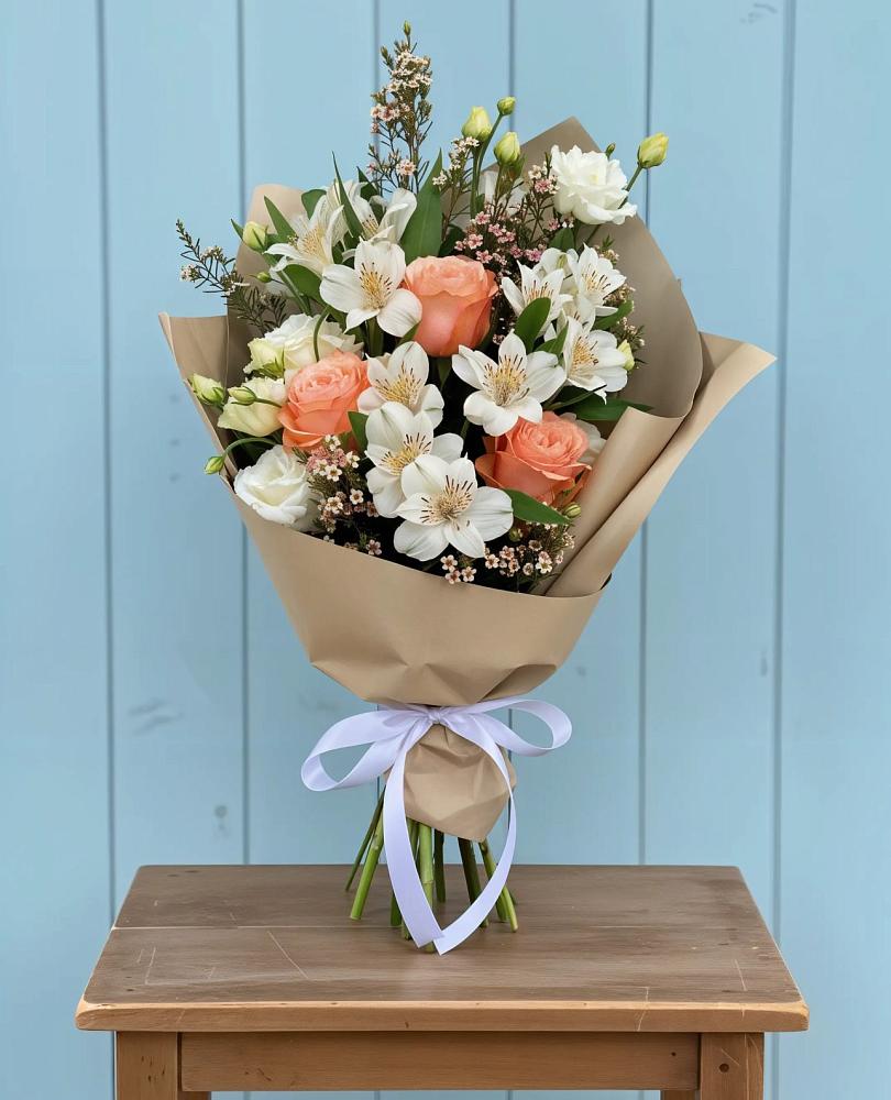 Букет цветов из: Альстромерии, Лизиантусы, Розы и Хризантемы в Андревское